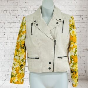 Floral Sleeve Mural Jean Jacket in Cream and Yellow in Women’s Size Small
